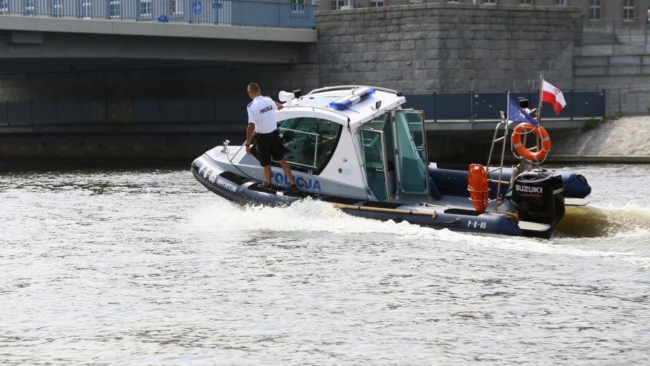 Utopił się w centrum Wrocławia. Policja ustala tożsamość mężczyzny