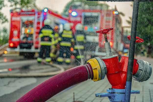 ​Pożar stolarni w Gorzycach w Śląskiem. Dwie osoby ranne