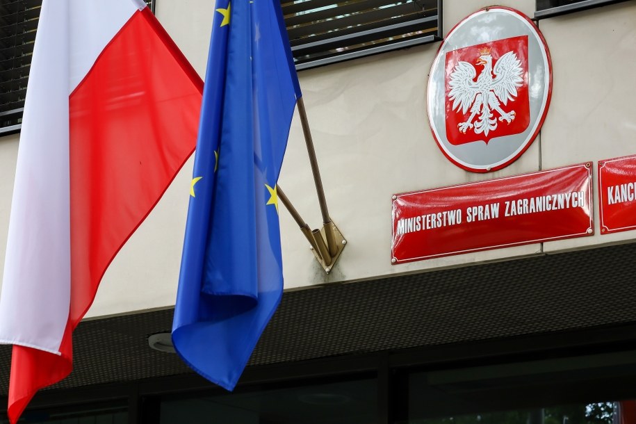 Prof. Duszczyk: System stracił kontrolę nad wydawaniem wiz