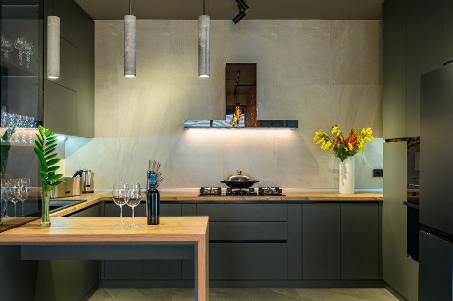 Oszustwo "na meble kuchenne". Osiem zarzutów dla małżeństwa z Olsztyna