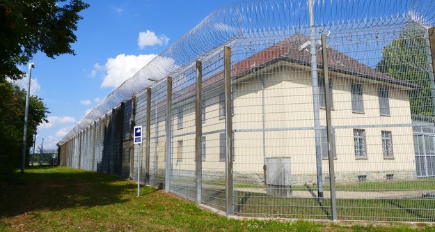 Kilkuset więźniów opuściło zakłady karne. To efekt zmian w prawie