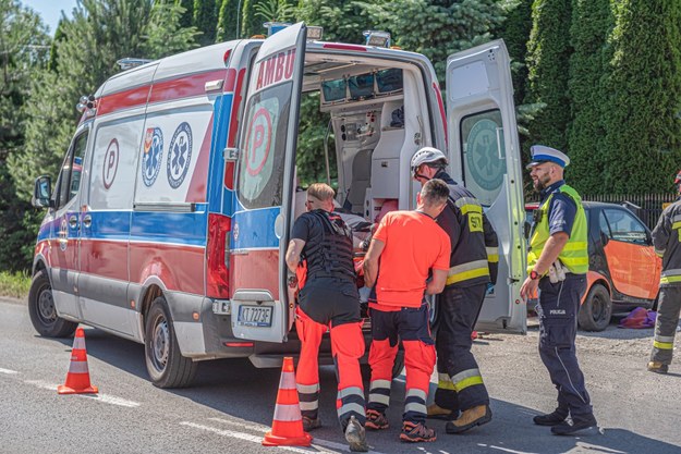 Ranny policjant podczas zatrzymywania agresywnego mężczyzny