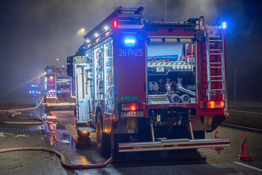 Nocny pożar pustostanu w Warszawie. Jedna osoba poszkodowana