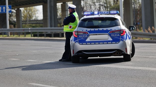 Pijany kierowca wiózł ciężarną partnerkę. Spowodował wypadek