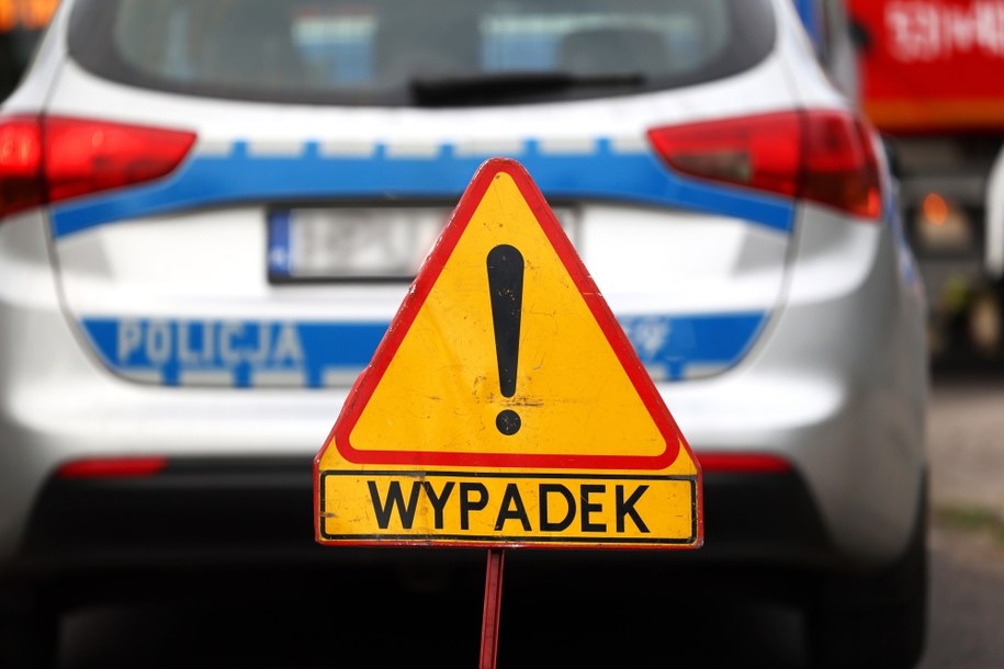 Bus z dziećmi przewrócił się na drogę. Są poszkodowani