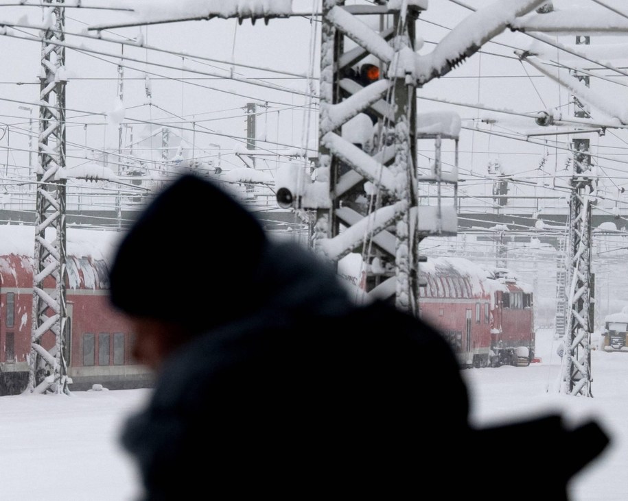 Zimowy kataklizm na Podkarpaciu. Pociągi utknęły w trasie