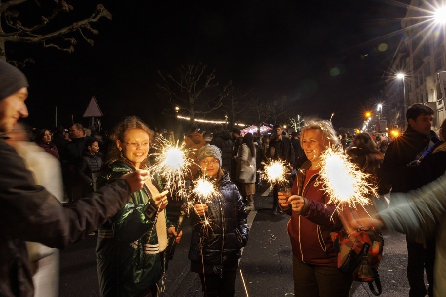 RCB ostrzega przed zagrożeniami w sylwestra. O tym musimy pamiętać