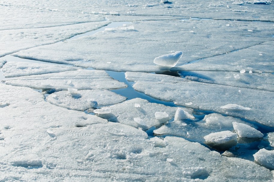 Wędkarz utonął w jeziorze Bitkowskim. Wpadł do przerębla