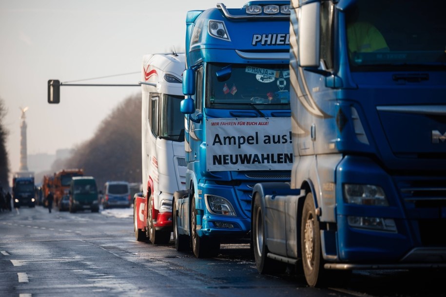 Niemieccy rolnicy zablokowali A11 - autostradę ze Szczecina na Berlin