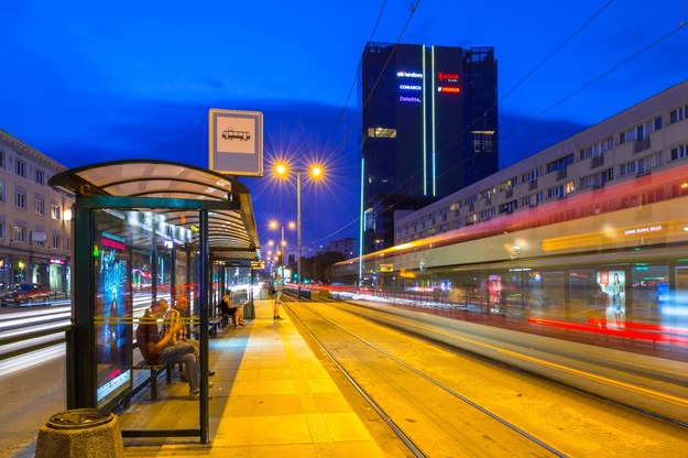 Nocne zmiany tras linii tramwajowych i autobusowej w Gdańsku