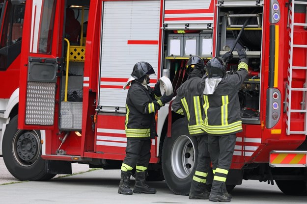 Tragedia na krajowej "9". Auto w płomieniach, zginęła 68-letnia kobieta