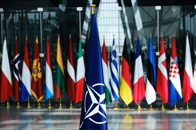 "FT": Europejscy członkowie NATO muszą wydawać więcej na obronność