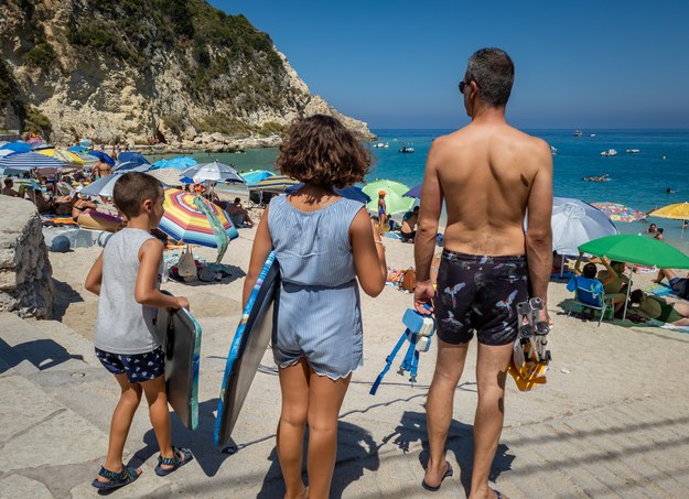 Koniec z "mafią leżakową" na greckich plażach