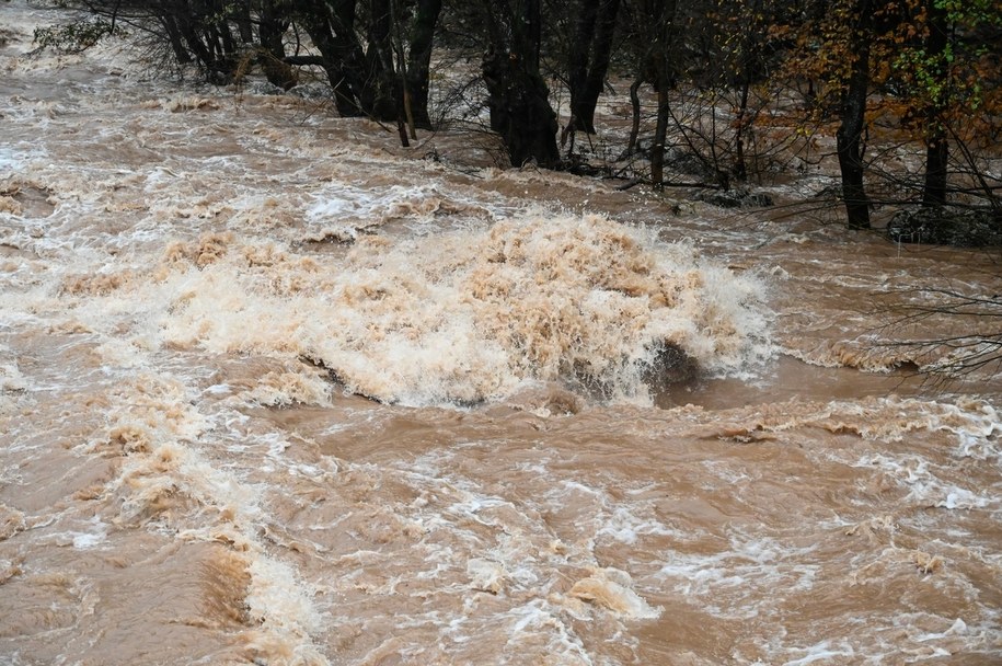 ​Pękła zapora w Rosji. Tysiące domów zagrożonych zalaniem