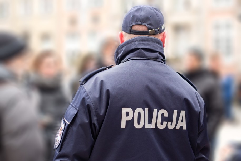 Policjanci skazani na więzienie. Poniżali i obrażali