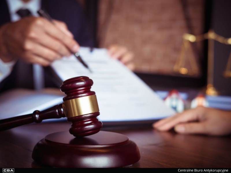 Rektor jednej z warszawskich uczelni usłyszał zarzuty dot. korupcji