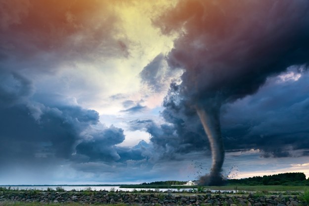 Potężne tornado w Michigan w USA. 50 osób uwięzionych w budynku