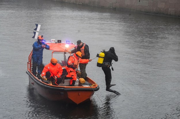Rosja: Koszmarny wypadek w Petersburgu. Autobus wpadł do rzeki