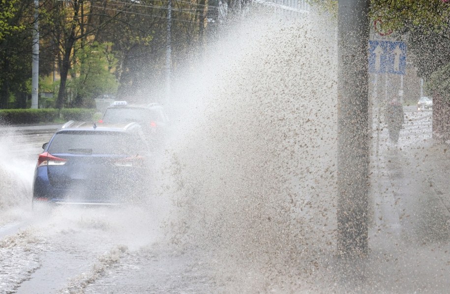 Burza nad Warszawą. Kilkadziesiąt interwencji strażaków