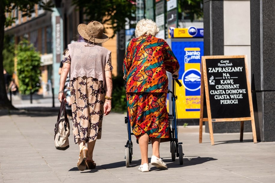 82-latka podpalała wiaty śmietnikowe. Okazało się, że to radczyni prawna