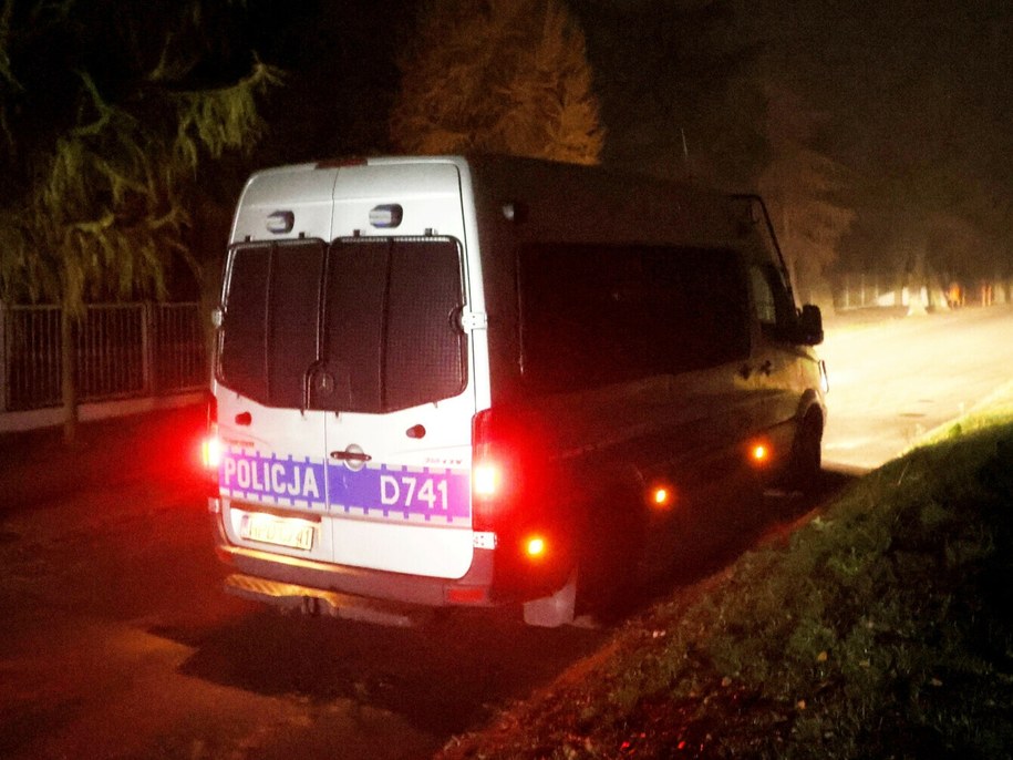 Zasnął za kierownicą na skrzyżowaniu. Wydmuchał dwa promile