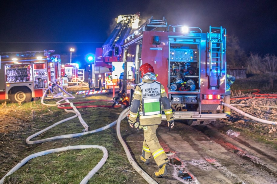 Dwie duże hale produkcyjne spłonęły w Klonowie