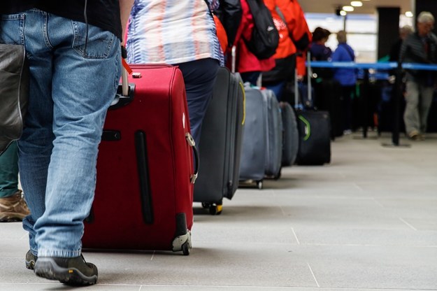 Problemy z odprawą bagażu na czeskim lotnisku. Jest apel do podróżnych