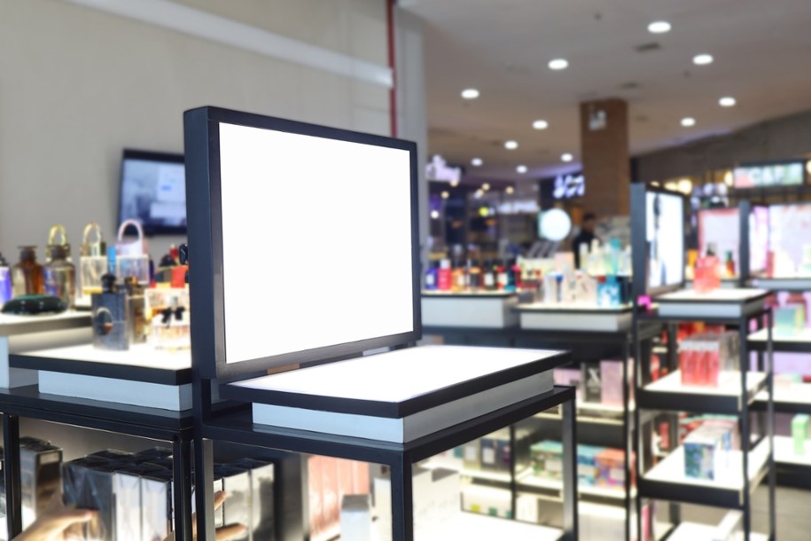 Zmieniała peruki i kradła perfumy