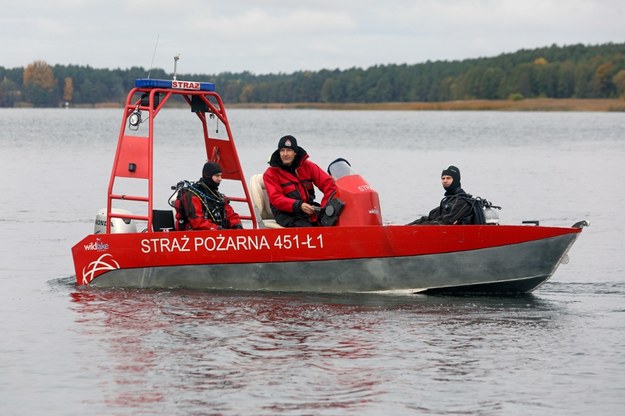 Siedem osób, w tym dzieci, wypadło z kajaków na Parsęcie