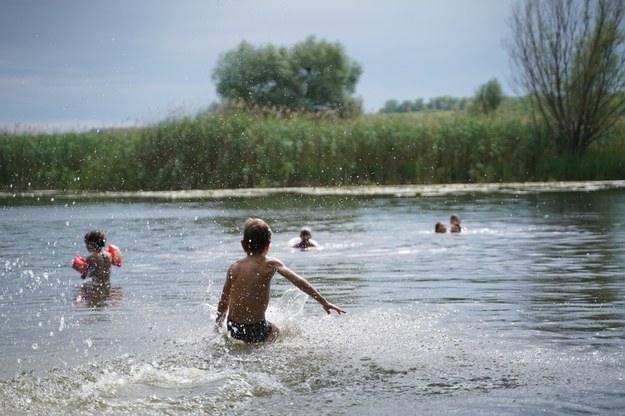 Sanepid podał przyczynę zatrucia 29 osób nad jeziorem w Lubelskiem