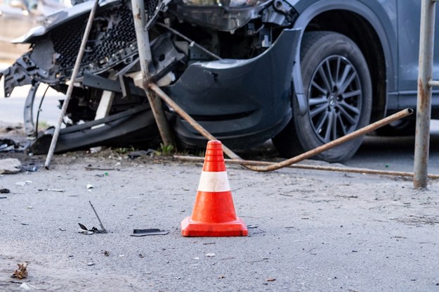 ​3 osoby poszkodowane w wypadku na A1, auto stanęło w płomieniach