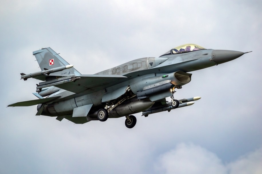 Słowacja świętuje: Polskie F-16 w powietrzu, rosyjski ambasador na ziemi