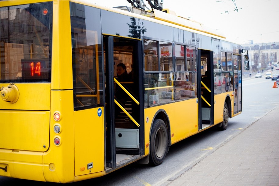 Wypadek w Warszawie. Autobus potrącił rowerzystę