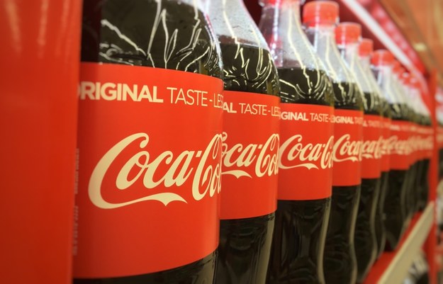 Coca-Cola wycofuje w Austrii 28 mln butelek. "Zagrożenie dla zdrowia"