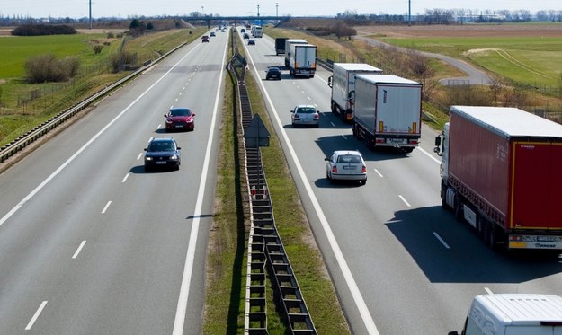 Od 1 listopada więcej płatnych dróg dla ciężarówek i autobusów