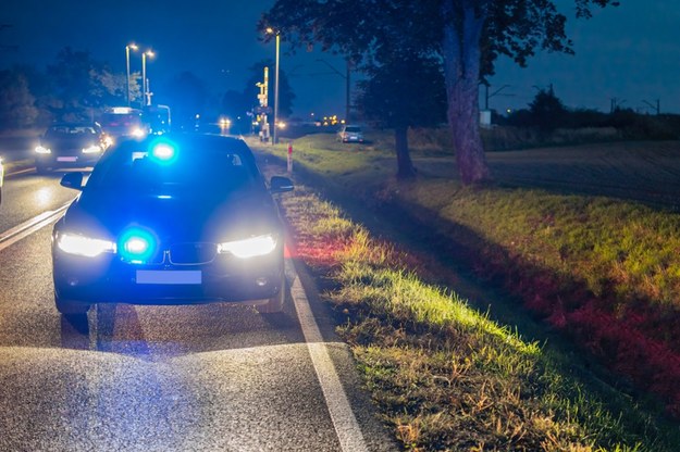 Tragiczny wypadek w Lubuskiem. 16-letni kierowca uderzył w drzewo, zginął 17-letni pasażer