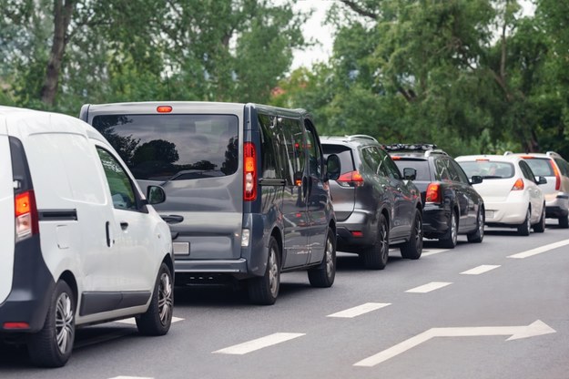 Dobre wiadomości dla kierowców. Przed świętami taniej na stacjach paliw