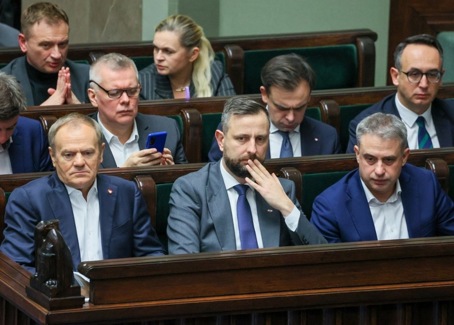 PiS dogania KO. Nowy sondaż parlamentarny Opinia24 dla RMF FM