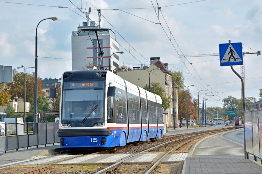 Wagon tramwajowy wypadł z torów. Trzy osoby poszkodowane