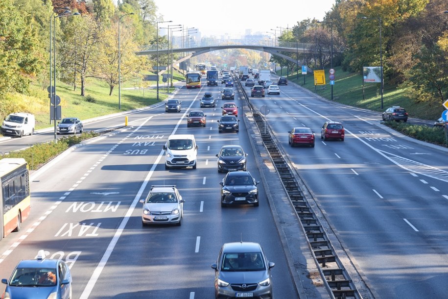 Wyższe kary za driftowanie i nieopłacone OC. Zmiany w 2025 r.