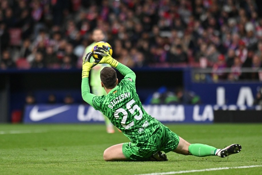 "Porwał publiczność". Katalońskie media chwalą Szczęsnego