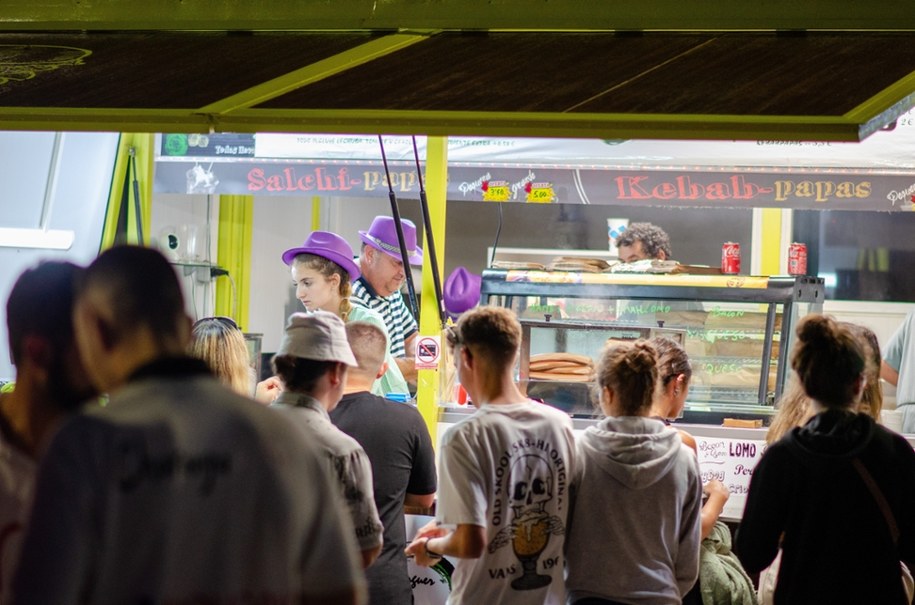 Przeterminowane mięso, wyroby seropodobne. Food trucki pod lupą