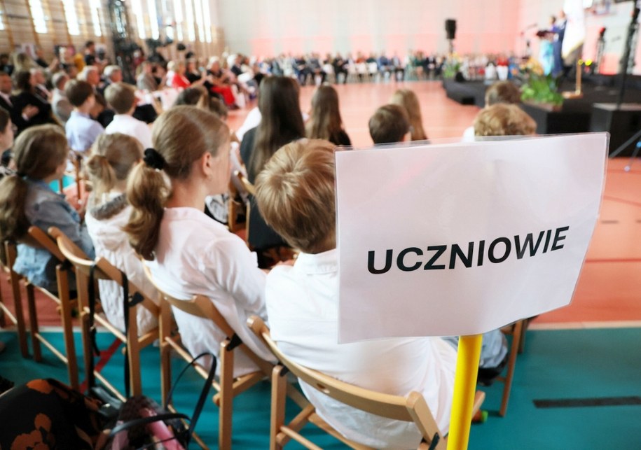 Barbara Nowacka reaguje na skandal w starachowickiej szkole