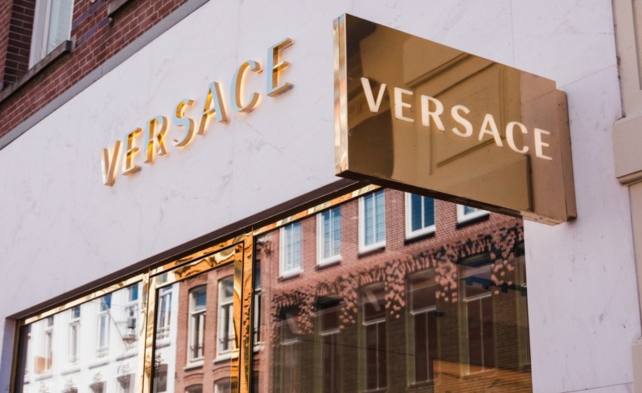 Wielka fuzja w świecie mody: Prada przejęła Versace