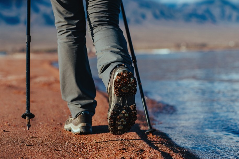 Wędruje pieszo dookoła świata. Po 27 latach zbliża się do celu