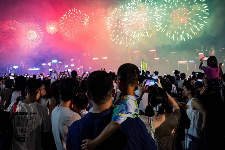 Tajemnicze komunikaty z Chin. "Siła wyższa" i odwołane pokazy fajerwerków