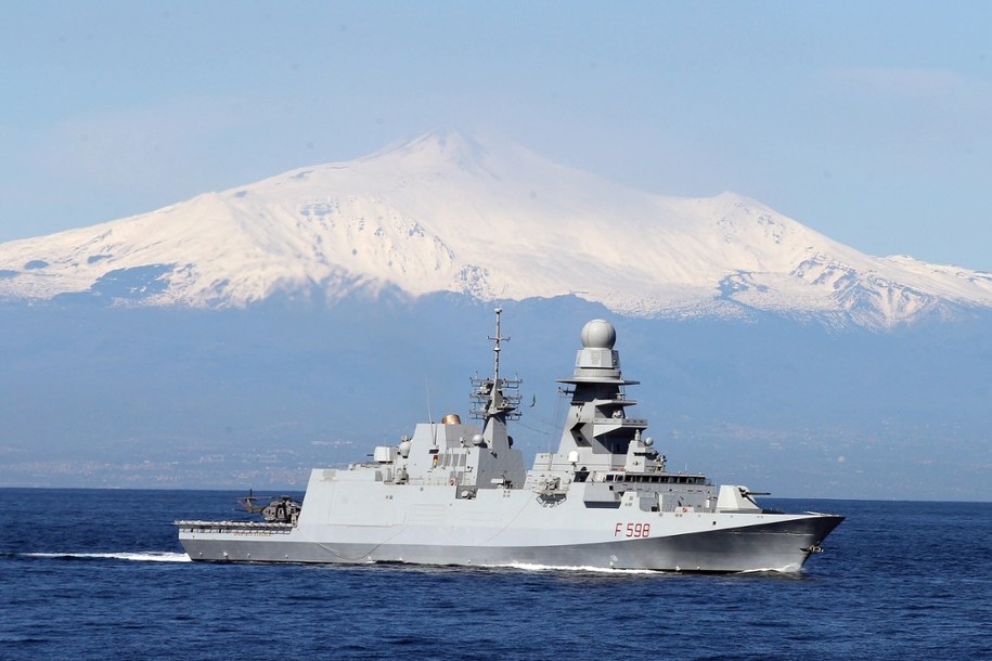 Włoska fregata płynie w kierunku Cypru. Odpowiedź na atak dronowy Iranu