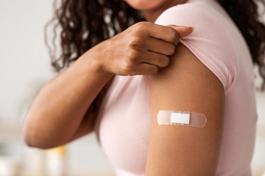 Szczepionka na Covid-19. Ważny raport zablokowany: Polityczne naciski?