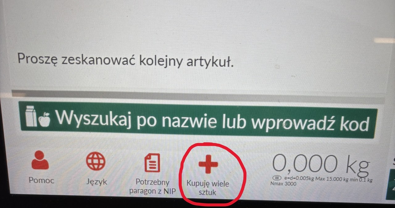 Zdjęcie kasy samoobsługowej w Biedronce. Widoczny przycisk pozwalający na szybszą obsługę zakupu wielu sztuk. /Przemysław Terlecki /INTERIA.PL