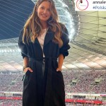 Zdjęcie Lewandowskiej hitem internetu! Tak wspiera Polskę na meczu